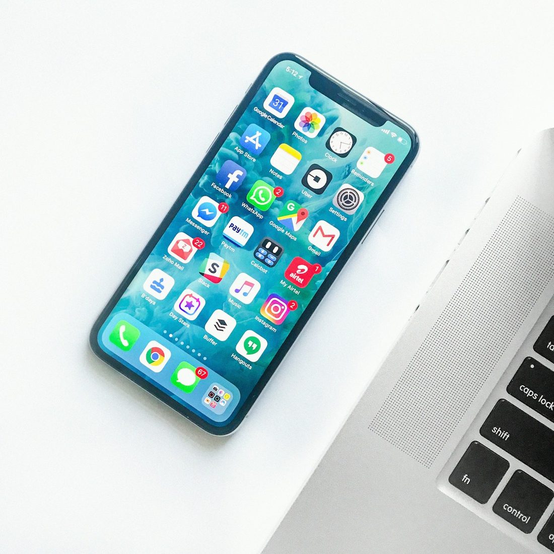 东瀛电竞 APP 赛程与赛事列表界面示意